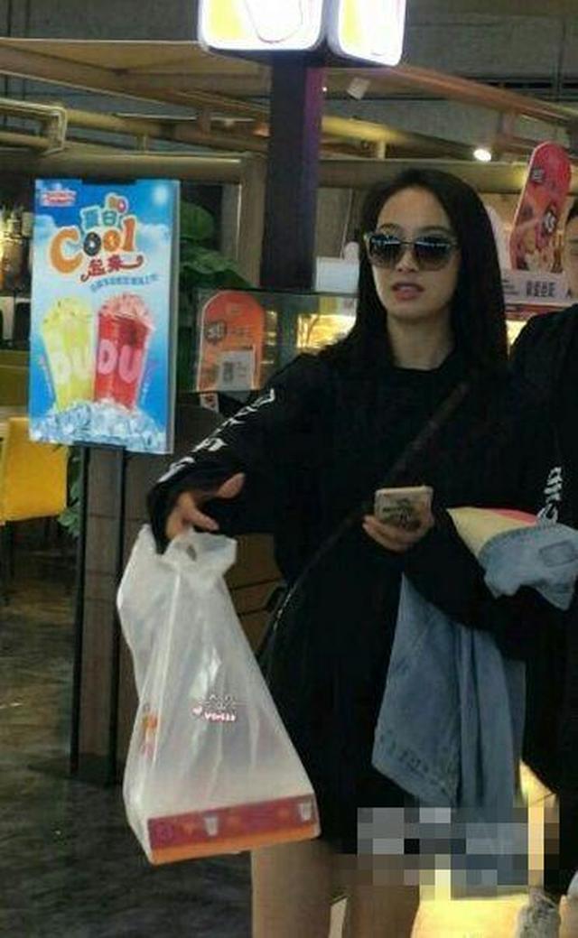 送全套化妆品，写C语言互动……这届明星的宠粉手段也太高了吧