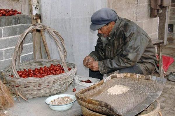 闰四月吃树叶是啥意思,闰四月可以吃树叶吗