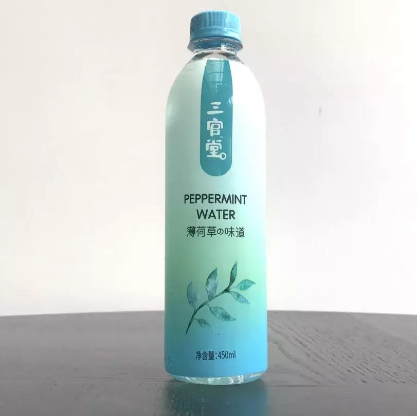 这20+款新饮品，我们喝出了打屁虫、清新剂、中药丸的味儿……