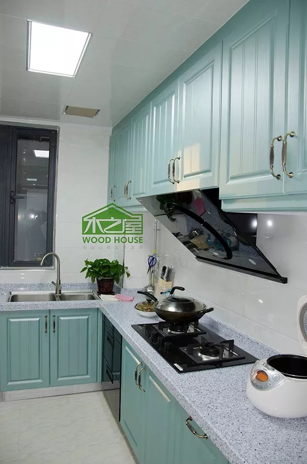 品牌橱柜实木橱柜多少钱,橱柜家用实木的橱柜有吗