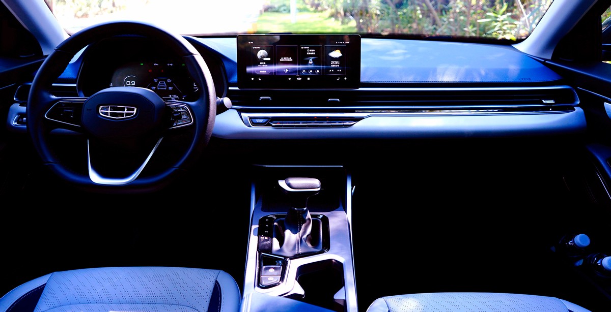 国民家轿首选测试吉利第4代帝豪,第四代全新帝豪驾驶体验