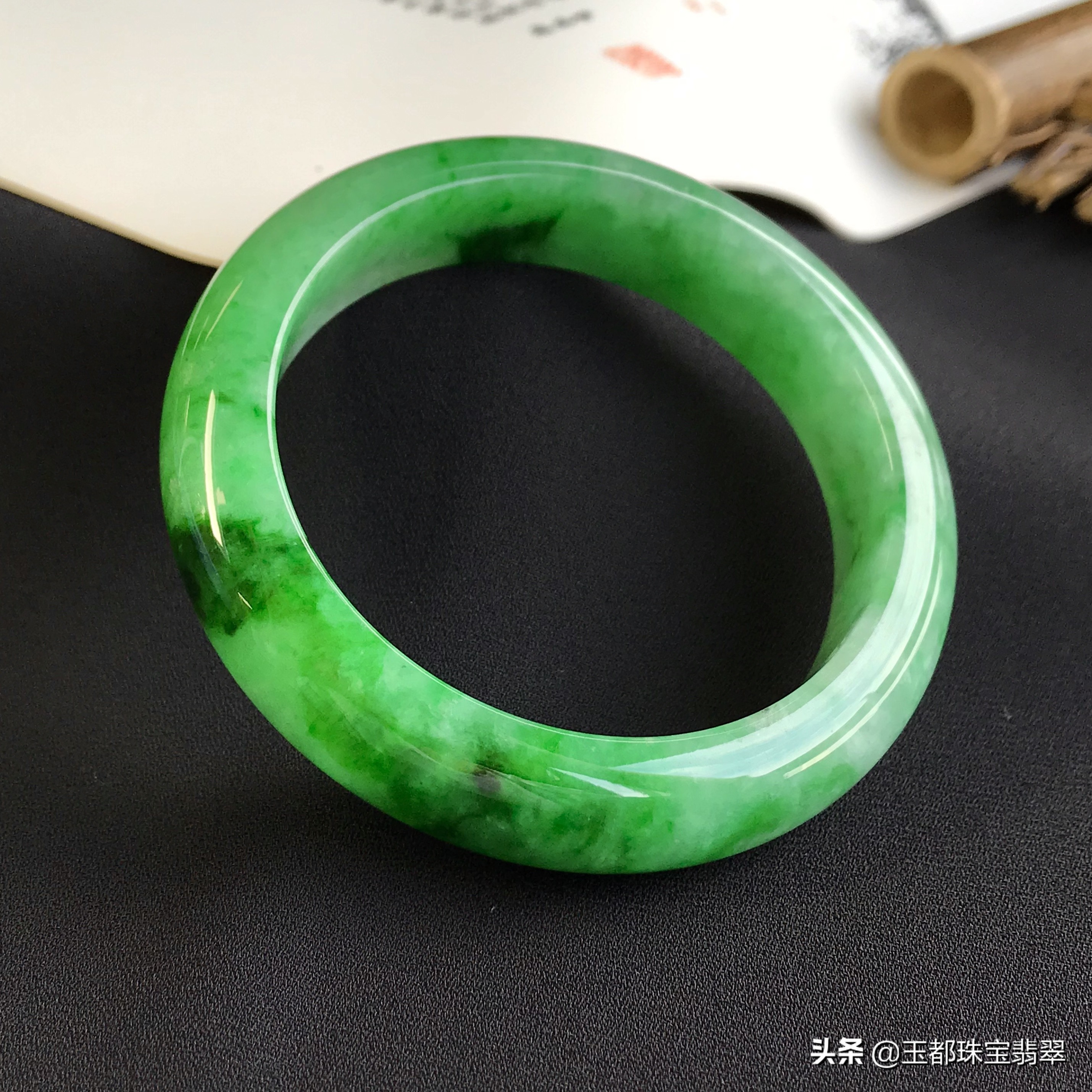 翡翠起胶一般是什么种水,什么是翡翠起胶感