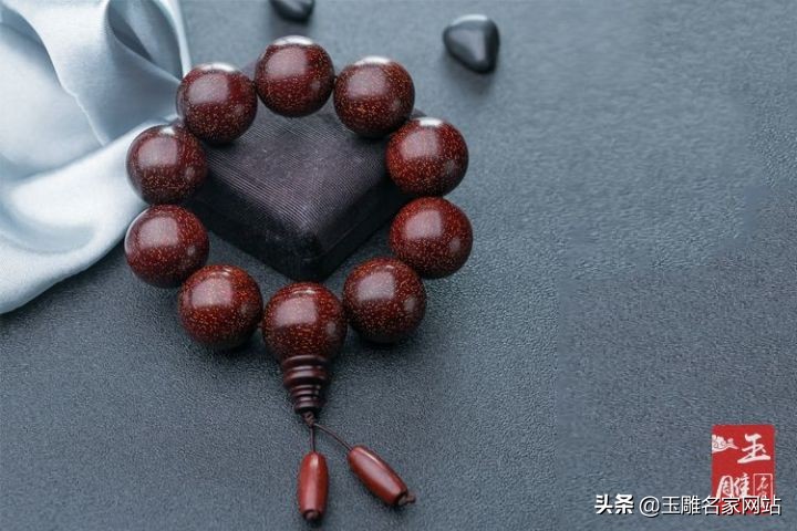 手串小叶紫檀介绍，关于小叶紫檀手串，你了解多少？