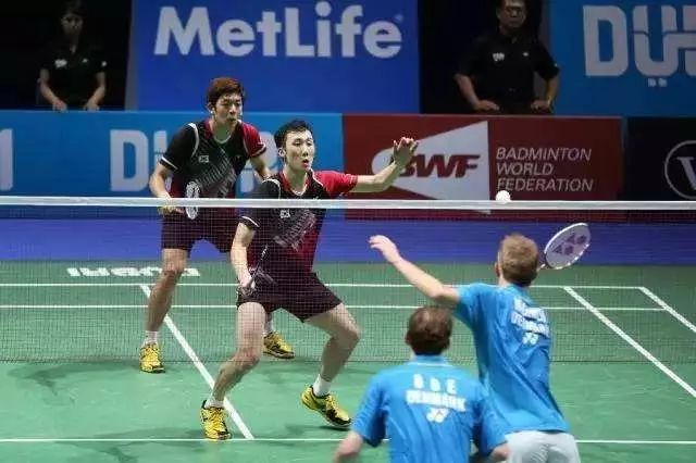 业余羽毛球双打战术解析,羽毛球双打比赛战术分析