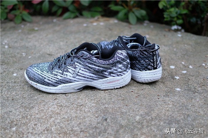 飞云a922评测,羽毛球鞋排行榜前十名中羽