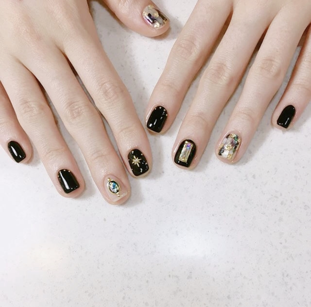 闪亮又质感的美甲造型,超亮异形美甲钻