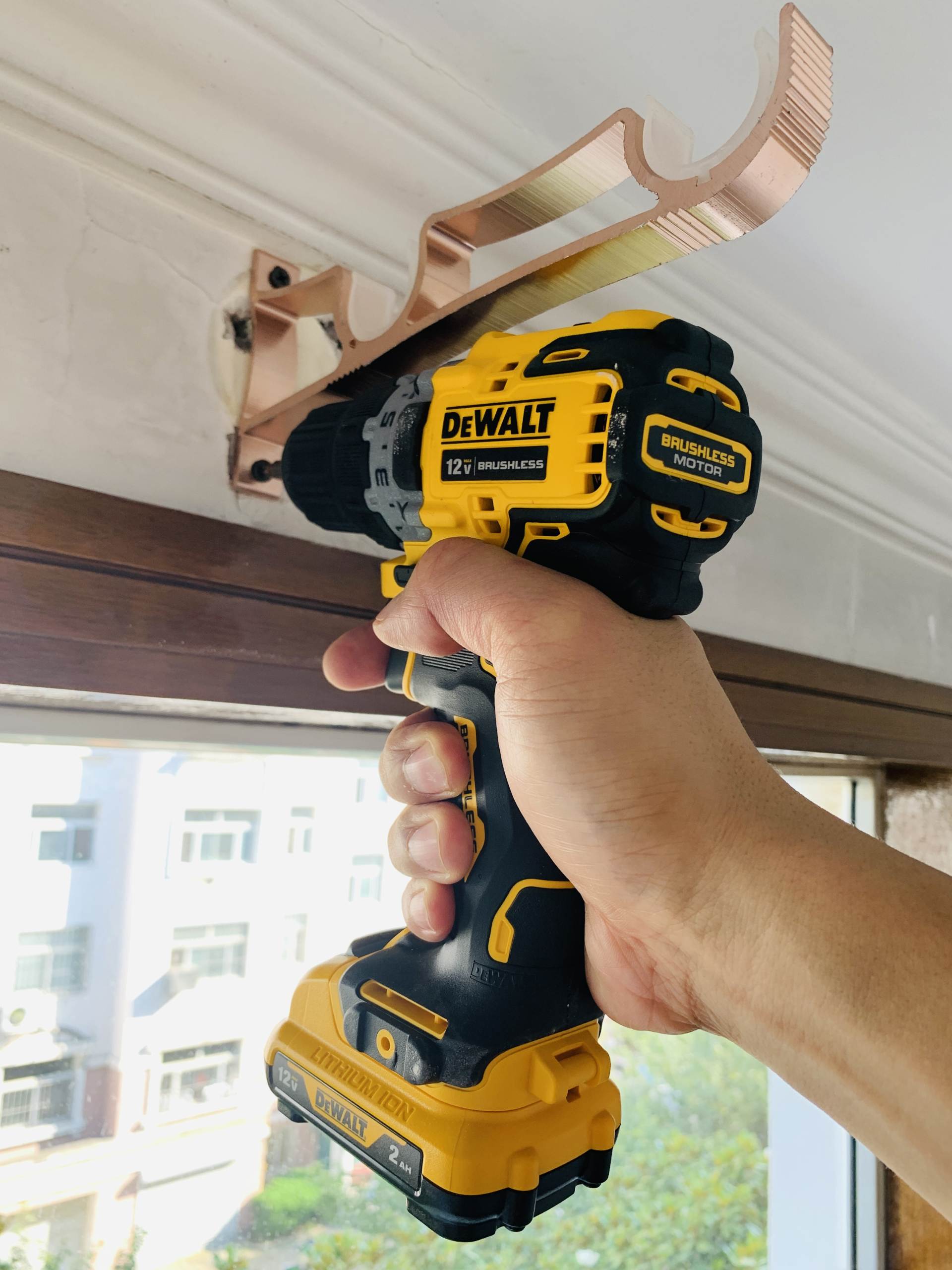 得伟锂电钻哪个型号的好,得伟dcd999锂电钻