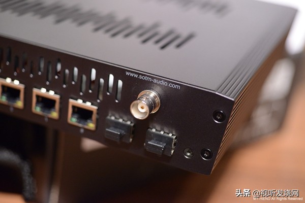 直接提升串流音乐的声音：SOtMsNH-10G网络交换器