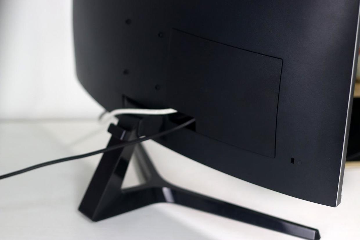 三星曲面和直面屏对比,三星曲面手机评测