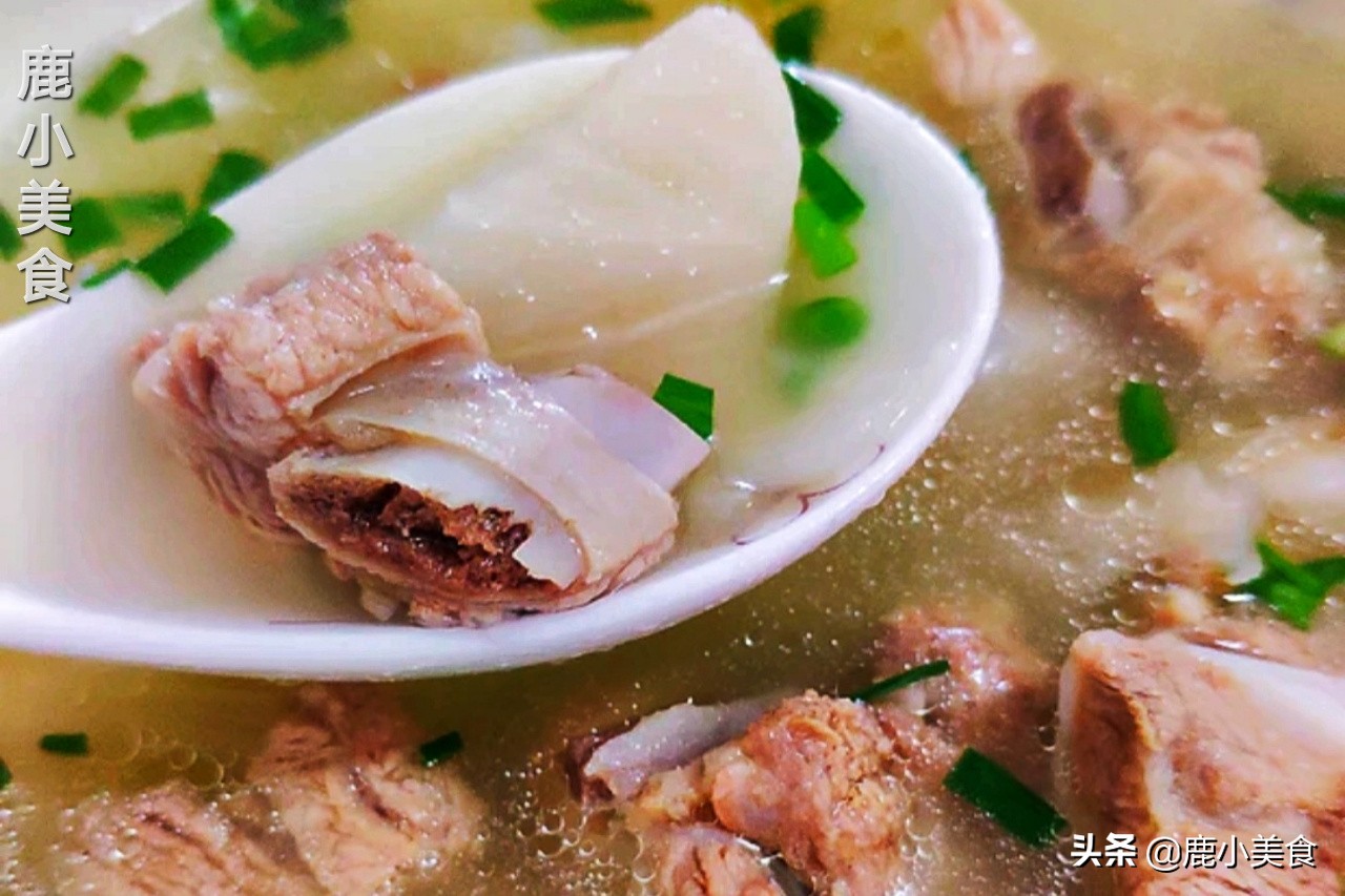 炖的排骨又老又柴？很多人不仅第1步错，还用错水，教你处理方法