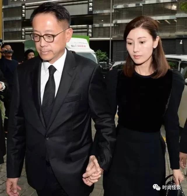 一个月两百万，还不够这位香江第一“电梯穿搭博主”置装？