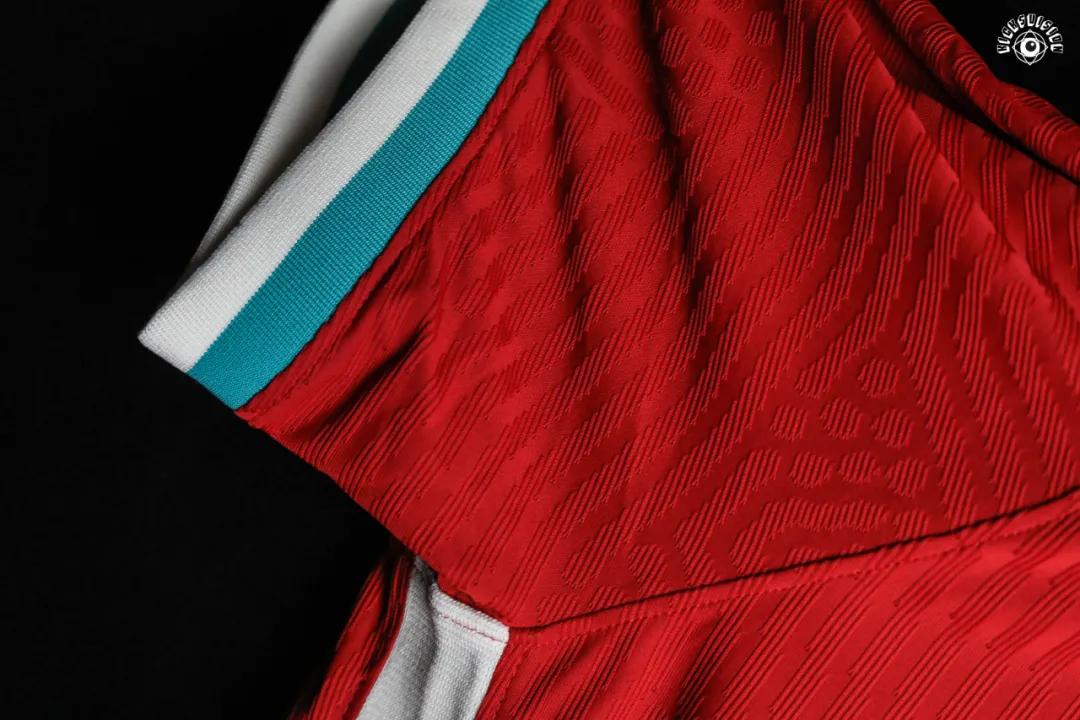 耐克利物浦球衣查正品,利物浦20-21赛季耐克外套