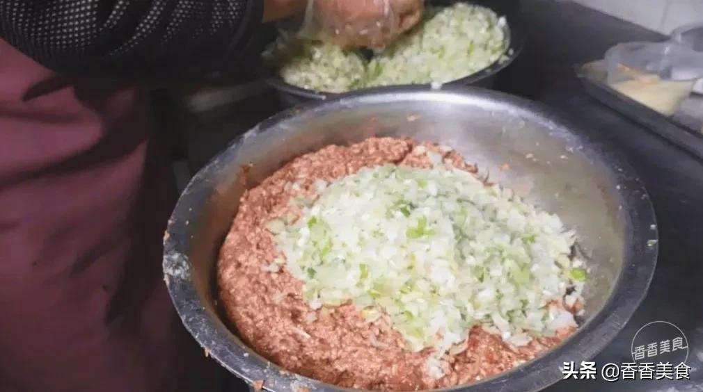 从夜市摊追到小门店,吃过这家南方锅贴才懂为什么