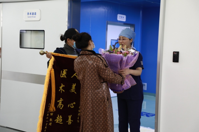 鼻子整形手术女医生,鼻整形女