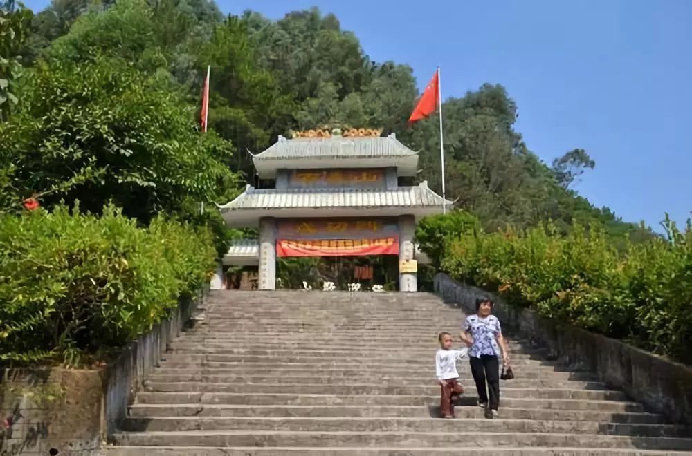 梅州最好的山风景,梅州旅游景点最高峰在哪里
