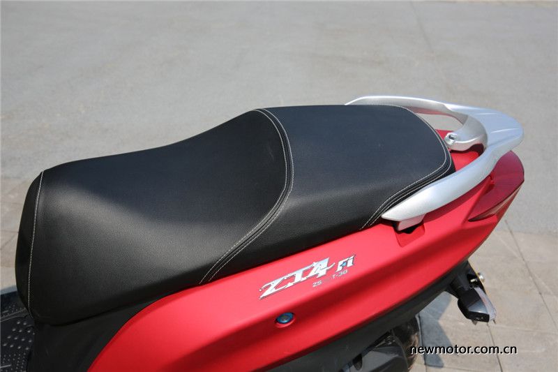 雅马哈和铃木的uu125踏板哪个好,125踏板雅马哈和豪爵怎么选