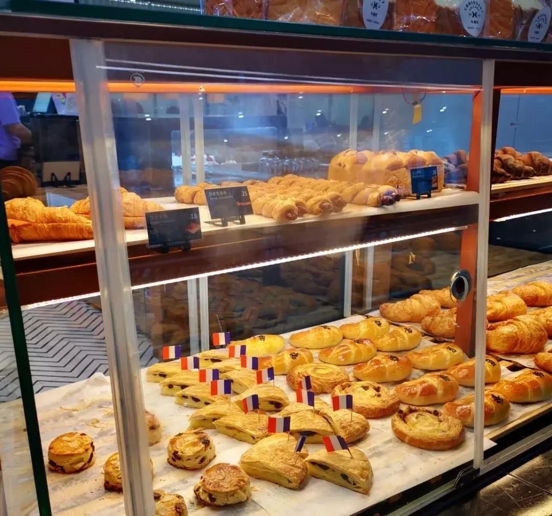 翘班请假去旅游,打卡全球十大机场之一