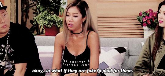 韩国性感歌手公开承认隆胸:我花自己的钱,凭什么不能露