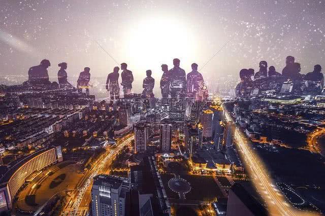 播放一下最近很火的惊雷视频,最近比较火的惊雷