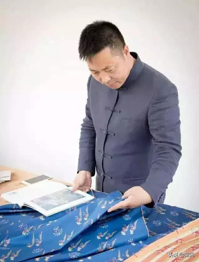 人物|金剪刀鲍洪尚：用服装传递*善美真**
