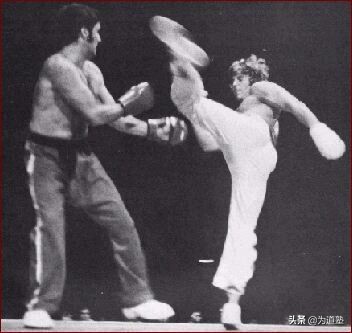 李小龙1971年截拳道视频,李小龙传奇截拳道打败泰拳