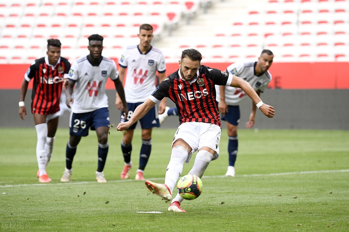 法甲冠军2022大巴黎赛程,法甲霸主大胜巩固榜首位置