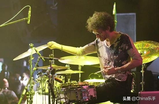 你和真正厉害的鼓手差在哪？看看大师级鼓手，你也许会找到答案