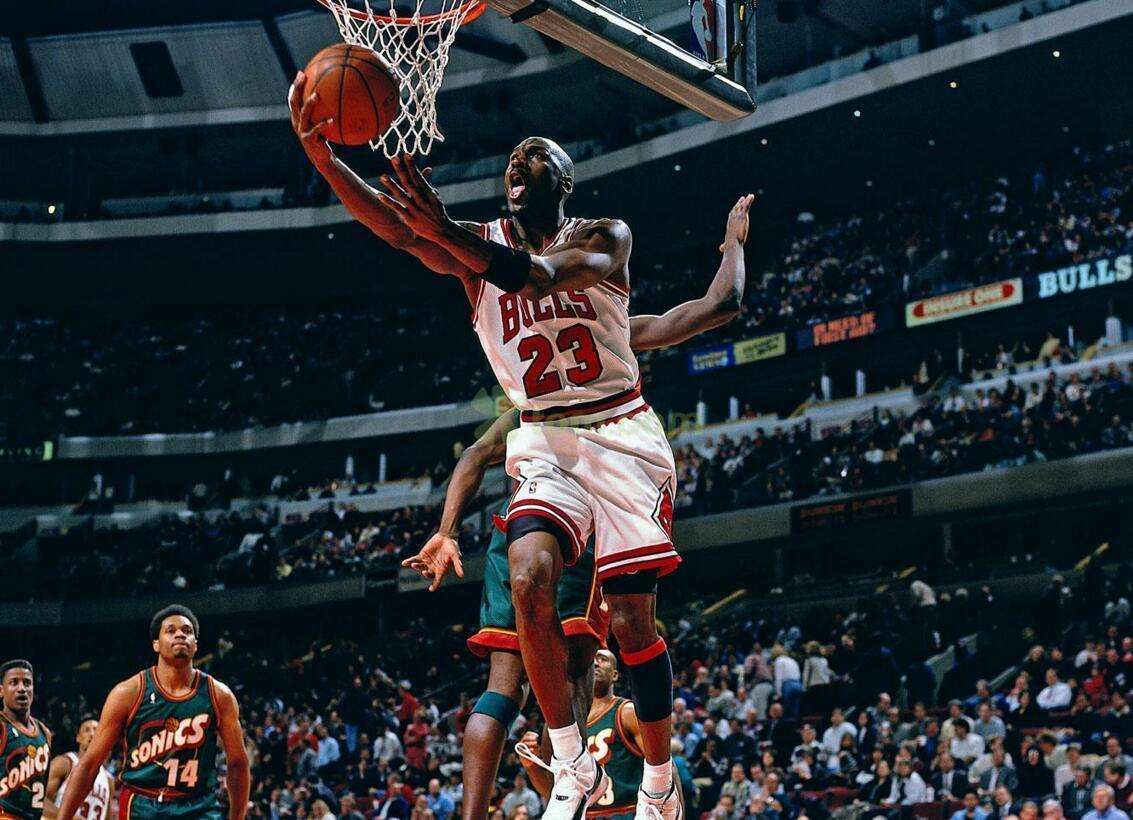 单场比赛进20个球有多难？乔丹27次，科比仅8次，现役有2人做到