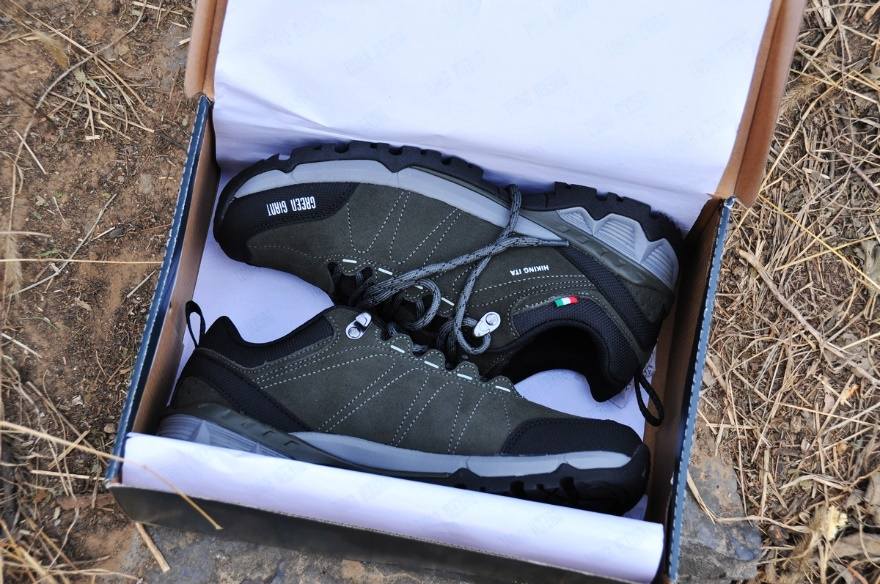 senselead跟绿巨人是一个牌子吗,绿巨人徒步鞋测评