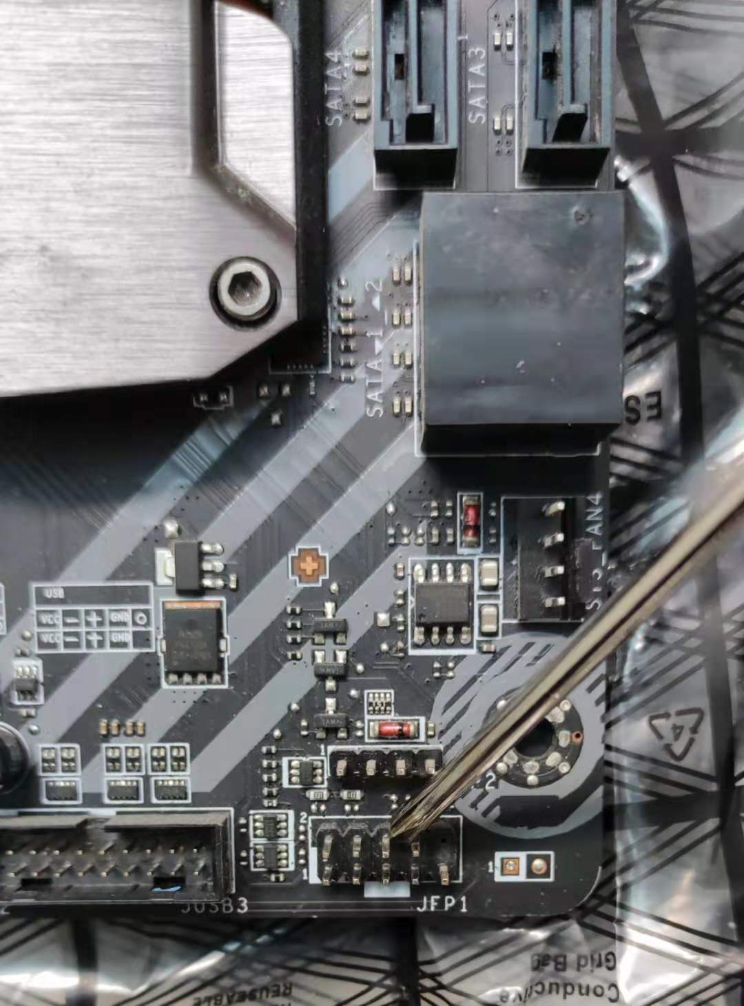 电脑开机给不上电什么原因,电脑开机没反应不通电电源是好的