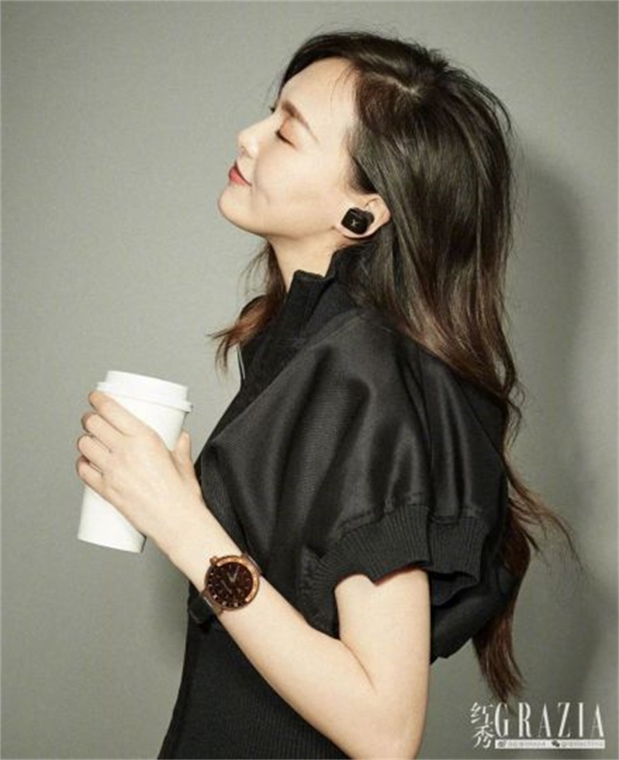 唐嫣粉色西装造型气场全开,难怪35岁的唐嫣穿衣风格惊艳