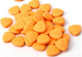 维c对感冒发烧的作用,小孩多吃维生素c变成了白癜风