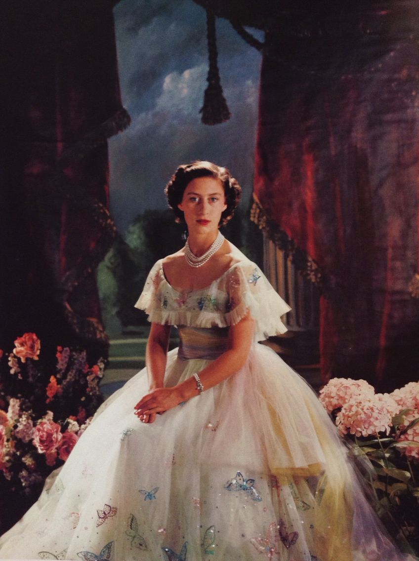 英女王高贵优雅的一生,英女王高贵气质的视频