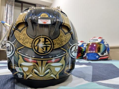 rx7x是街盔还是赛盔,arairx-7x头盔带刀侍卫拆箱