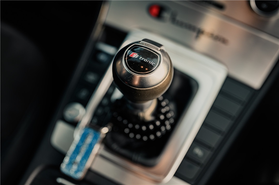 迈腾旅行外观改装,迈腾旅行车内饰改装