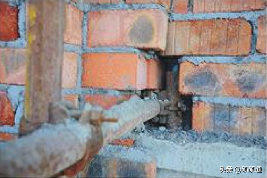 一种新型悬挑架的安装搭设装置,施工现场新型悬挑架