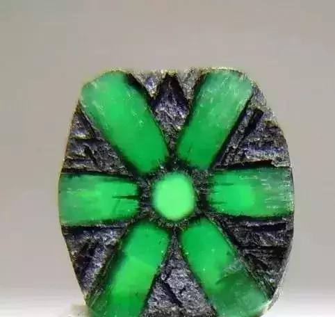 女性适合收藏什么珠宝,女性必备的10件珠宝