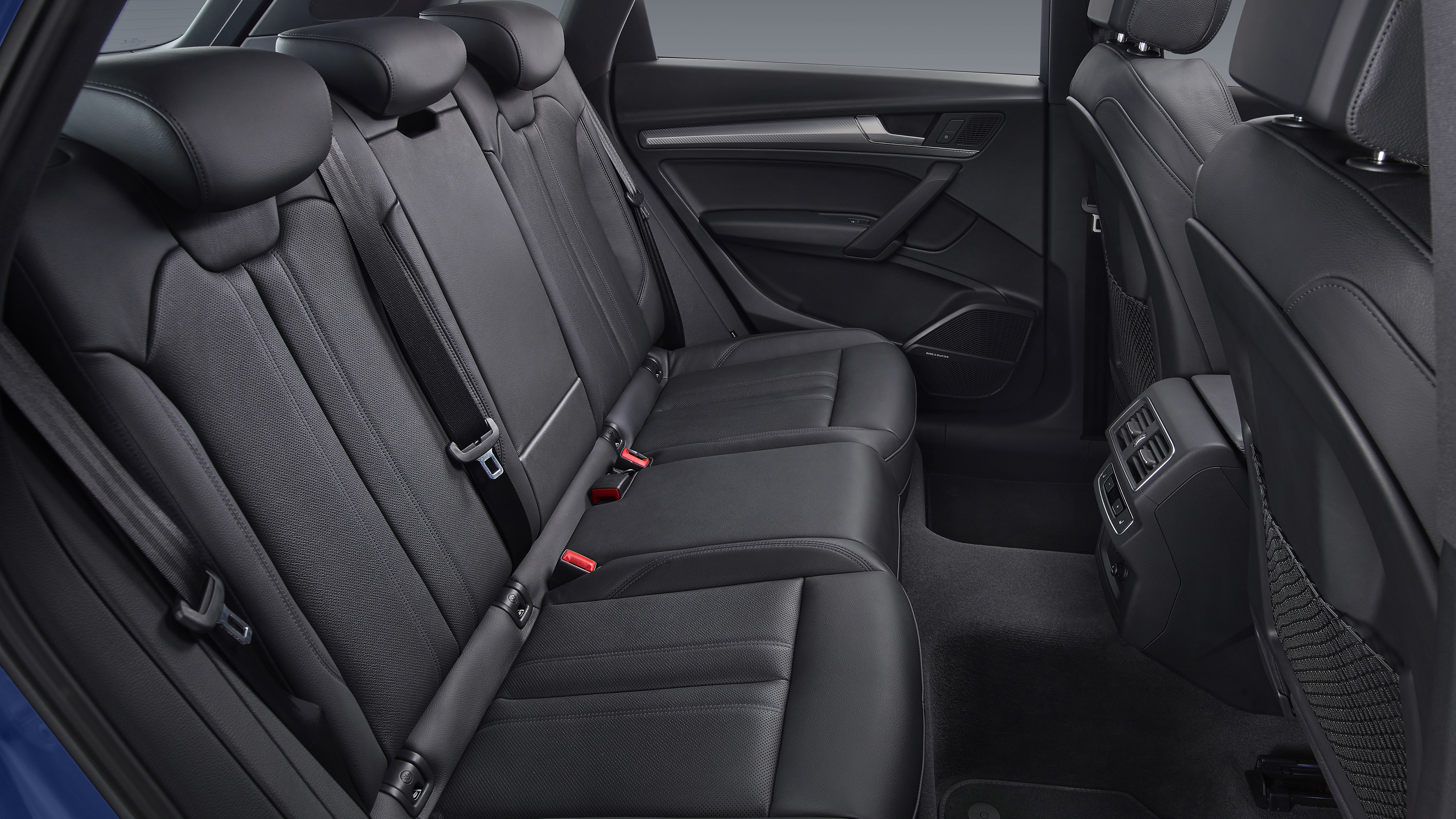 奥迪q5l的座椅材质,奥迪q5l的座椅硬边是什么