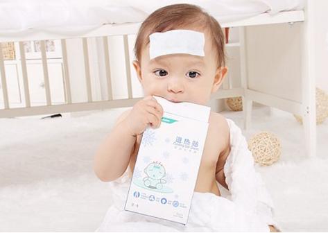 宝宝发烧的正确的退烧方法,宝宝发烧怎么退烧的小妙招