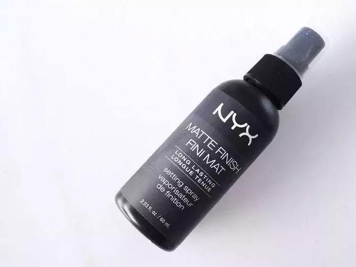 戚薇素颜满脸都是油,戚薇素颜判若两人