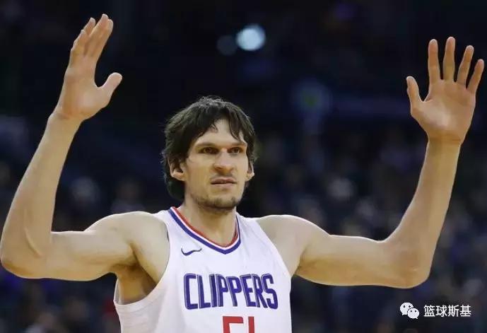 科比曼巴学院字母哥,字母哥在曼巴体育学院训练