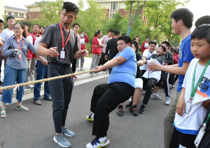 趣味运动会携手共进视频,趣味运动会携手同行