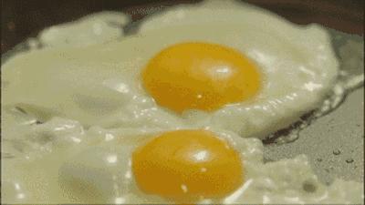 乡下带回裹着鸡屎的新鲜“土鸡蛋”可能藏着致命细菌!不能洗不能生吃