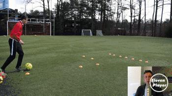 足球整体快速反击战术训练,足球训练变向训练教案