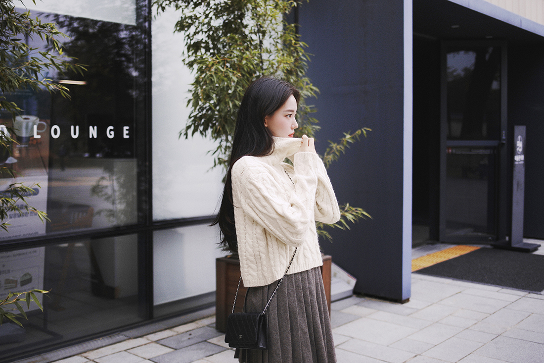 淑女风羊毛大衣,宽松慵懒羊绒毛衣女款配大衣