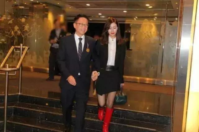 与赌王女太子同嫁一夫李嘉欣，花光每月200万生活费开始接新剧了