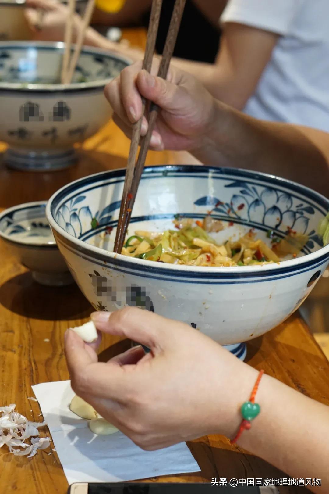 吃蒜厉害的陕西人,陕西人吃大蒜有多厉害