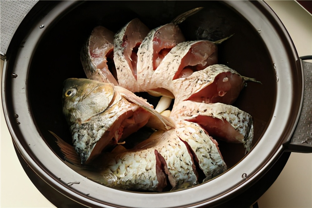 草鱼怎么炖才好吃又简单视频,草鱼怎么炖最好吃最简单