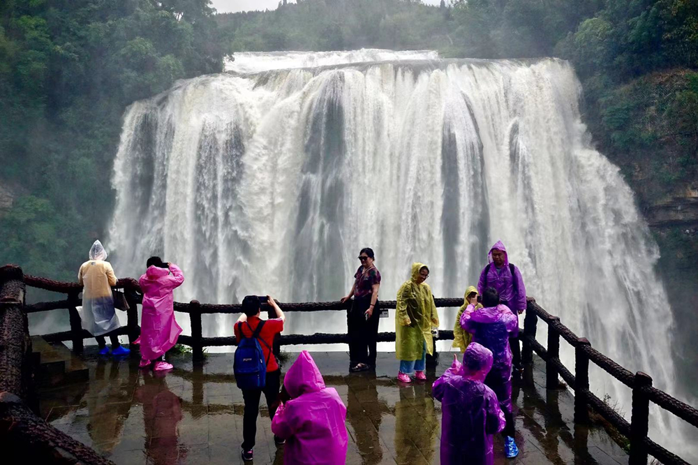 奇观天下｜丰水期的黄果树瀑布令人震撼
