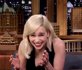 全裸出道，她是所有男人心中的“至尊性感女郎”。